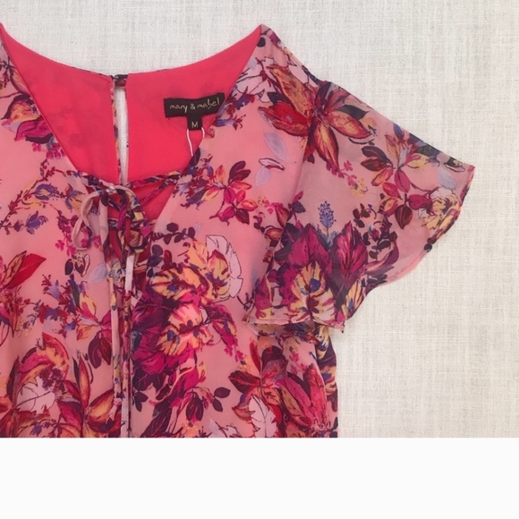 Mary & Mabel Floral printed romper sheer flutter sleeve size medium pink - Picture 4 of 9